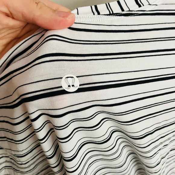 LULULEMON Cates Tee Cut Back Stripe White Black - Picture 5 of 6